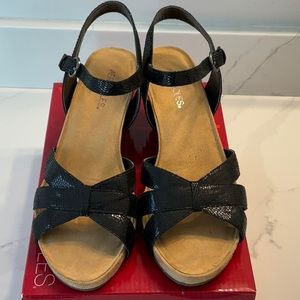 NEW AEROOLES BLACK Lighthearted Sandals